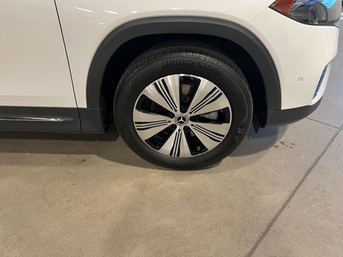 Used 2023 Mercedes-Benz EQB 300 4MATIC image 41