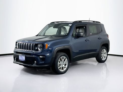 Used 2022 Jeep Renegade Latitude image 1