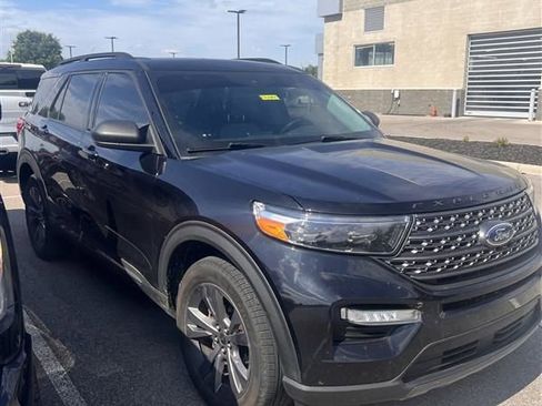 Used 2021 Ford Explorer XLT w/ Equipment Group 202A AWD/4WD image 2