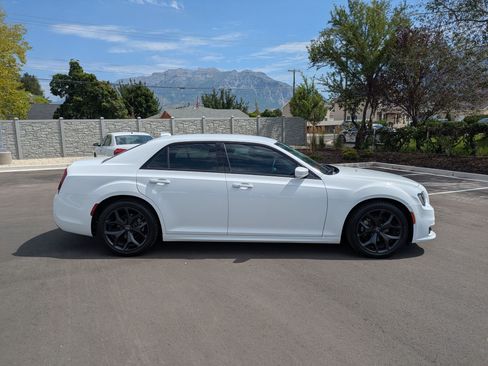 Used 2023 Chrysler 300 Touring L w/ Safetytec Plus Group RWD image 2