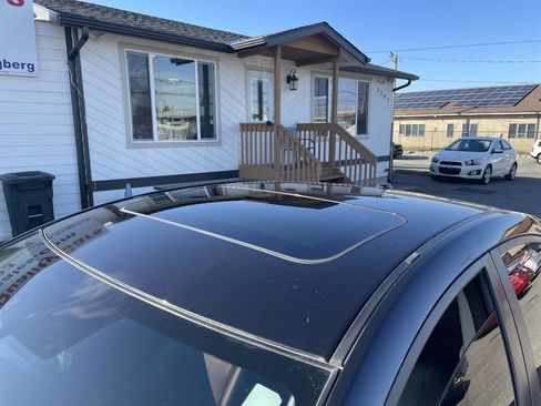 Used 2013 MAZDA MAZDA3 i Grand Touring w/ Tech Pkg image 7