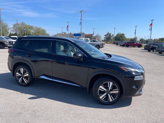 Used 2023 Nissan Rogue SL w/ SL Premium Package AWD/4WD image 2