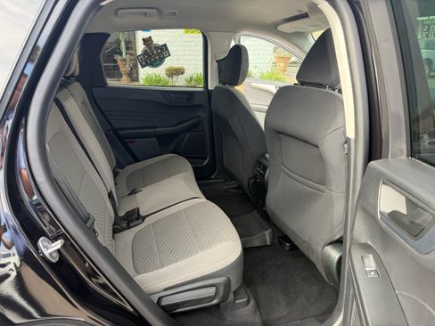 Used 2022 Ford Escape SE FWD image 12