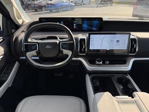 Certified 2025 Ford Expedition Max Platinum AWD/4WD image 11