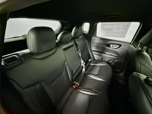 New 2026 Jeep Compass Latitude image 27