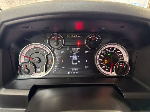 Used 2019 RAM 1500 Classic SLT w/ Luxury Group image 25