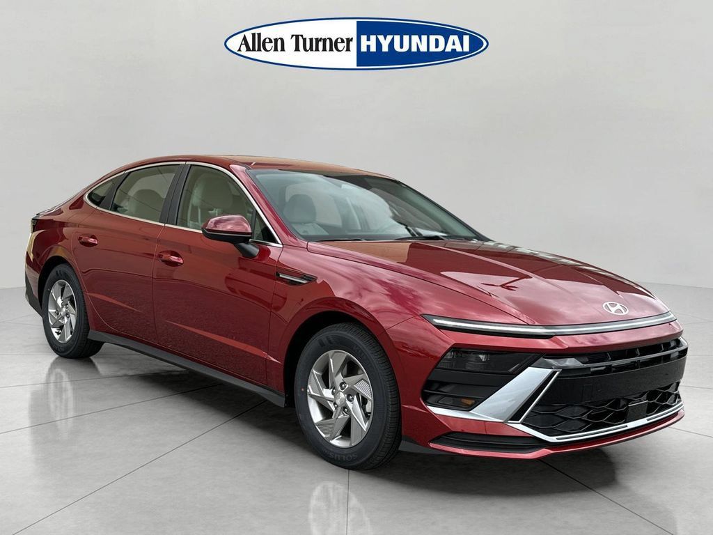 New 2026 Hyundai Sonata SE FWD image 2