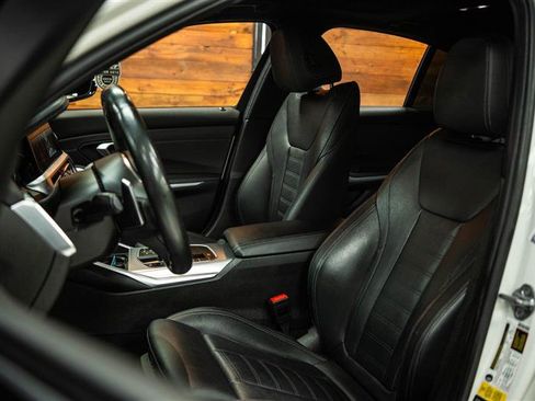 Used 2020 BMW 330i xDrive Sedan w/ M Sport Package image 9