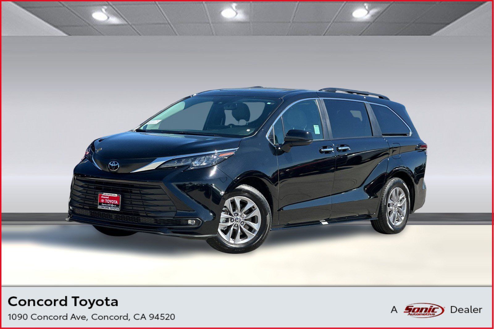 Used 2026 Toyota Sienna XLE FWD image 1