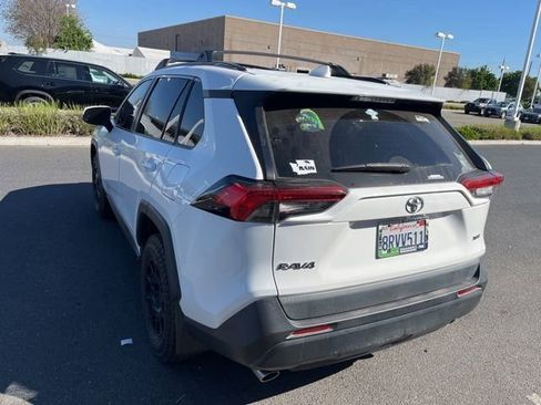 Used 2020 Toyota RAV4 XLE w/ Convenience Package image 5