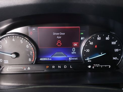Used 2022 Ford Explorer XLT w/ Equipment Group 202A AWD/4WD image 4