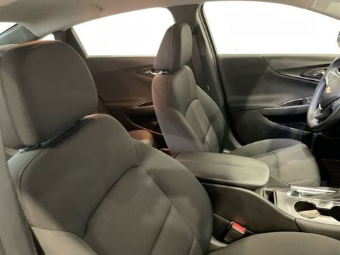 Used 2018 Chevrolet Malibu LT image 17