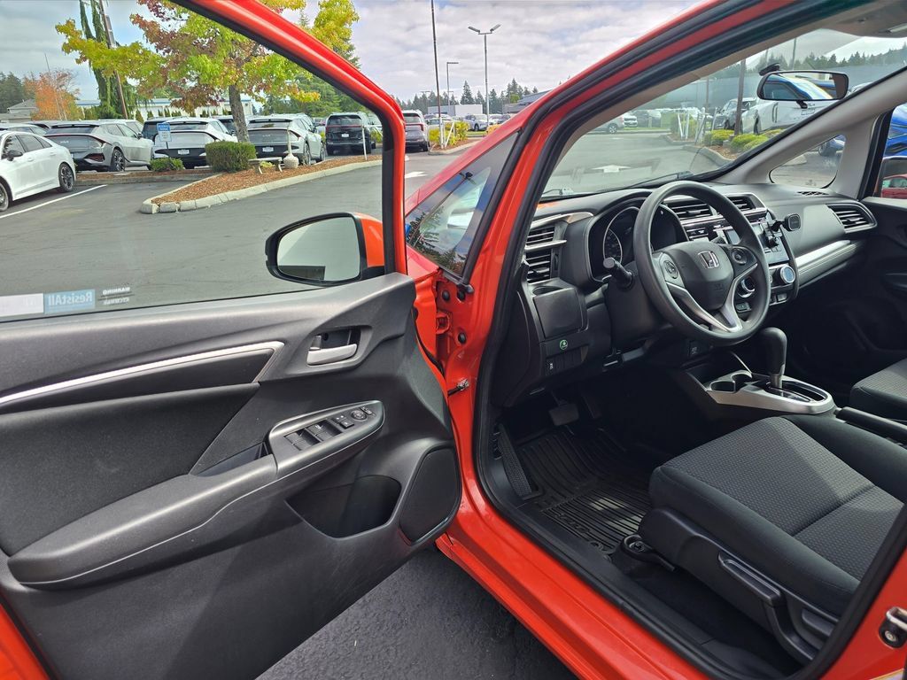 Used 2020 Honda Fit LX image 7