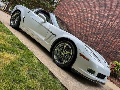 Used 2011 Chevrolet Corvette Grand Sport w/ Preferred Equipment Group RWD image 34