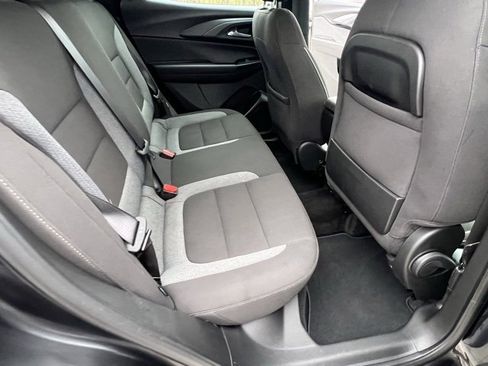 Used 2021 Chevrolet TrailBlazer LS image 26