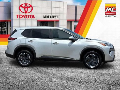 Used 2024 Nissan Rogue SV FWD image 6