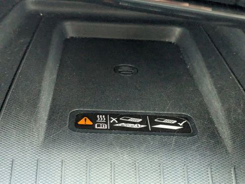 Certified 2025 Chevrolet Equinox EV LT w/ Convenience Package image 28