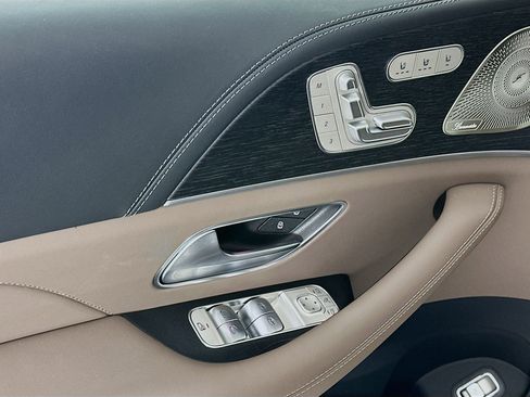 New 2026 Mercedes-Benz Maybach GLS 600 4MATIC image 19