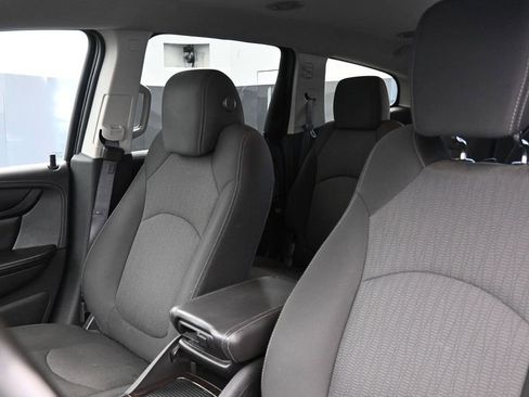 Used 2015 Chevrolet Traverse LT w/ Style and Technology Package FWD image 29