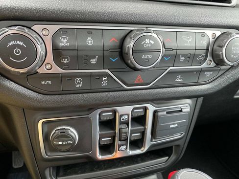 New 2026 Jeep Gladiator Sport AWD/4WD image 10