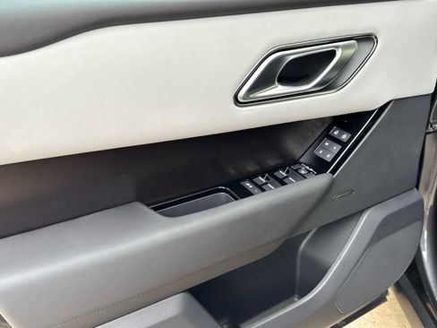 Used 2026 Land Rover Range Rover Velar Dynamic SE image 15