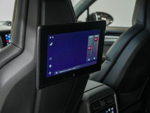 Used 2024 Porsche Cayenne Turbo GT image 61