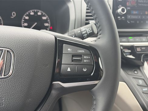 Certified 2025 Honda Odyssey EX-L image 22