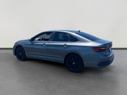 New 2025 Volkswagen Jetta SE image 3