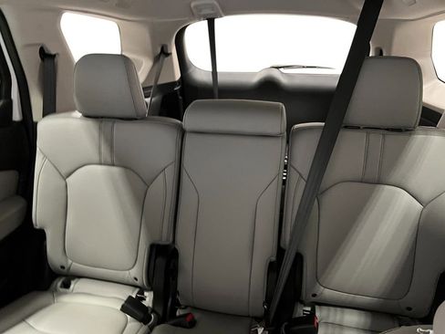 New 2025 Honda Pilot Touring image 30