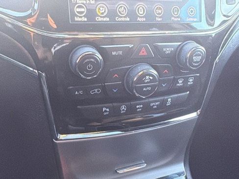 Used 2021 Jeep Grand Cherokee Limited image 22