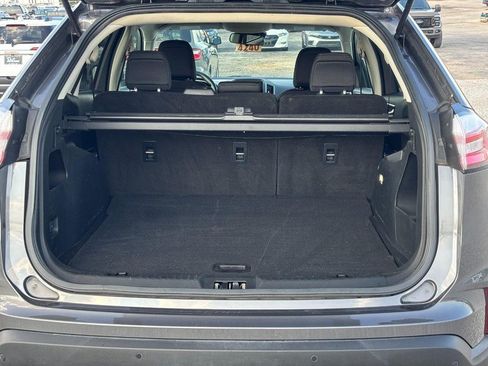 Used 2021 Ford Edge SE w/ Cargo Accessory Package FWD image 11