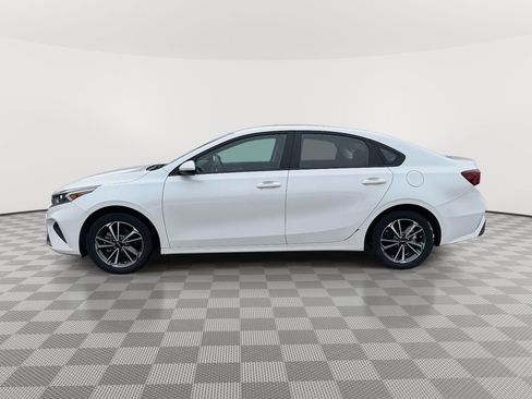 Used 2023 Kia Forte LXS image 4