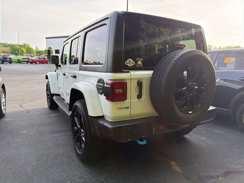 Used 2023 Jeep Wrangler Unlimited Sahara AWD/4WD image 8
