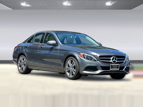 Used 2017 Mercedes-Benz C 300 Sedan image 7