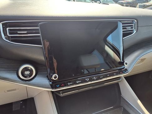 Used 2024 Jeep Wagoneer Series III AWD/4WD image 19