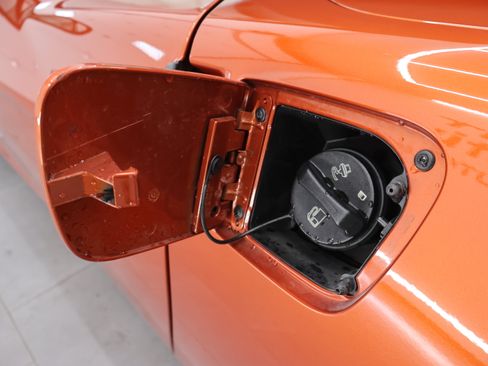 Used 2005 Chevrolet Corvette Convertible w/ Preferred Equipment Group RWD image 26