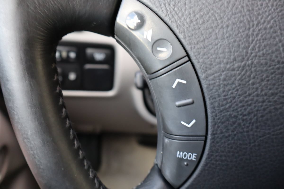 Used 2006 Lexus LX 470 4WD image 33