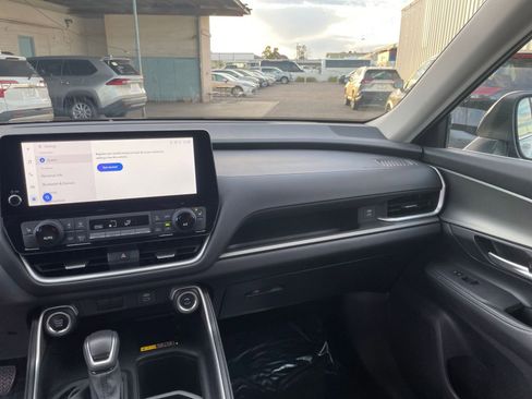 Used 2025 Toyota Grand Highlander FWD image 37