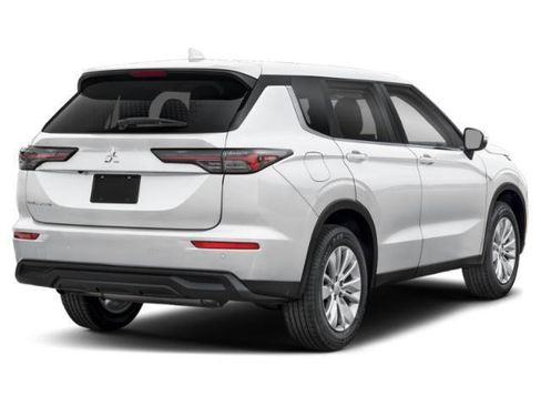 New 2026 Mitsubishi Outlander ES image 3