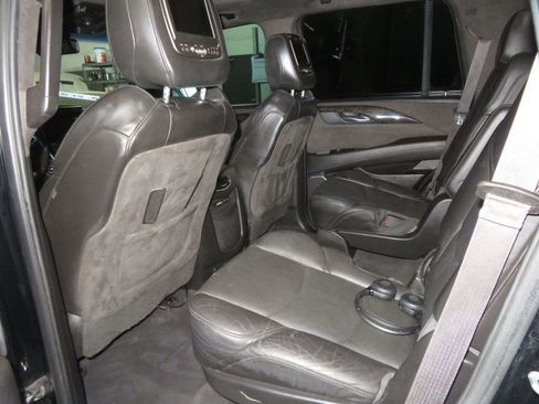 Used 2015 Cadillac Escalade Platinum AWD/4WD image 23