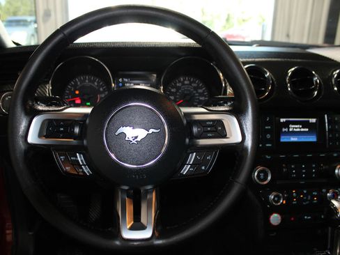 Used 2016 Ford Mustang Coupe RWD image 18
