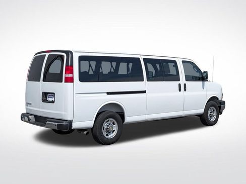 Used 2025 Chevrolet Express 3500 LT w/ LT Preferred Equipment Group RWD image 3