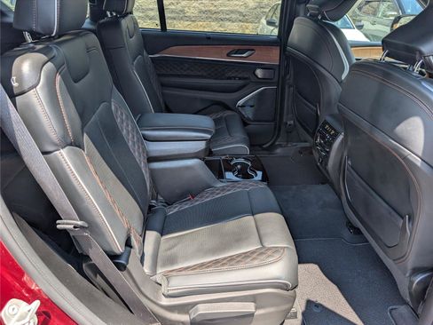 Used 2024 Jeep Grand Cherokee L Summit AWD/4WD image 13