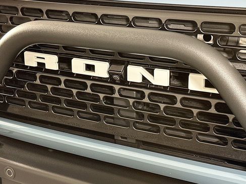 Used 2022 Ford Bronco Wildtrak image 15