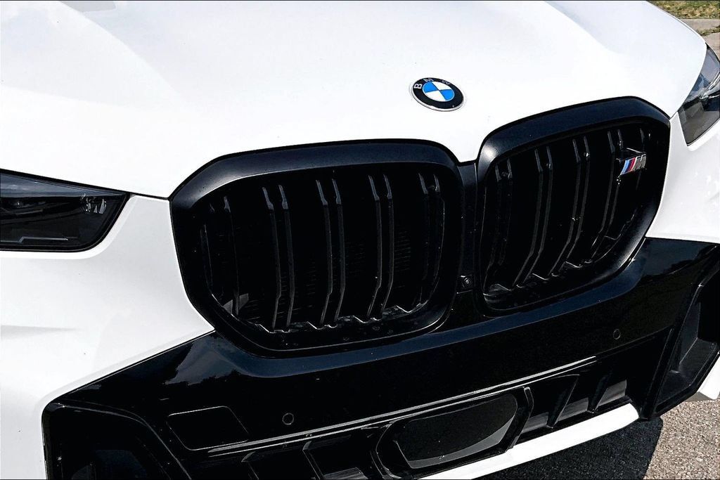 Used 2024 BMW X5 M60i AWD/4WD image 28