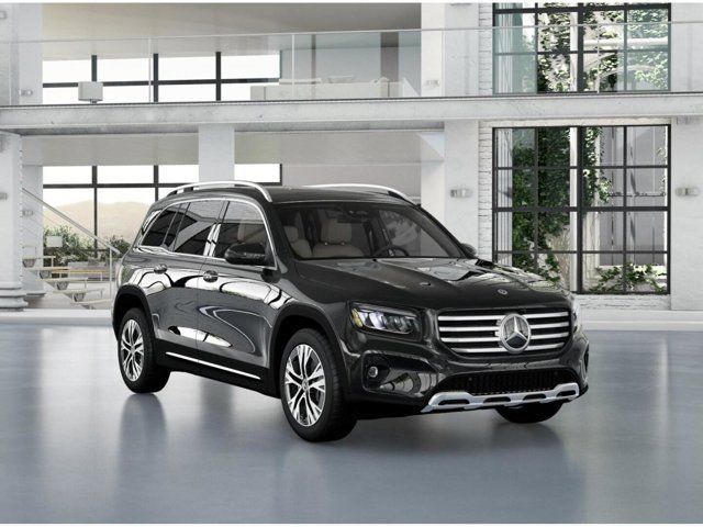 Used 2026 Mercedes-Benz GLB 250 4MATIC image 10
