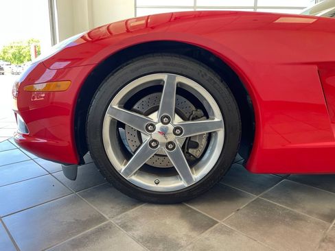 Used 2005 Chevrolet Corvette Coupe w/ Preferred Equipment Group RWD image 15