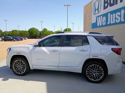 Used 2026 GMC Terrain Denali AWD/4WD image 3
