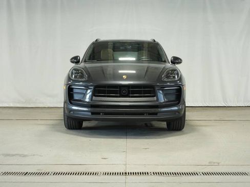 Used 2025 Porsche Macan image 10
