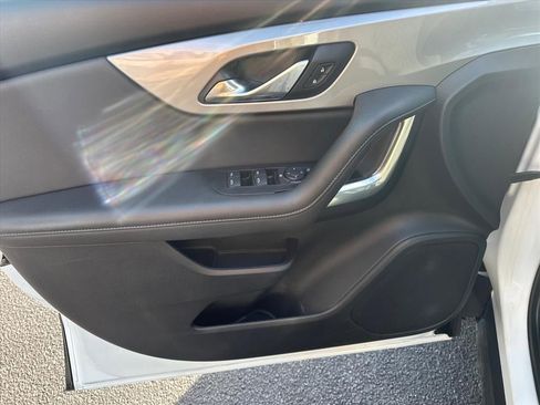 Used 2020 Chevrolet Blazer LT image 17